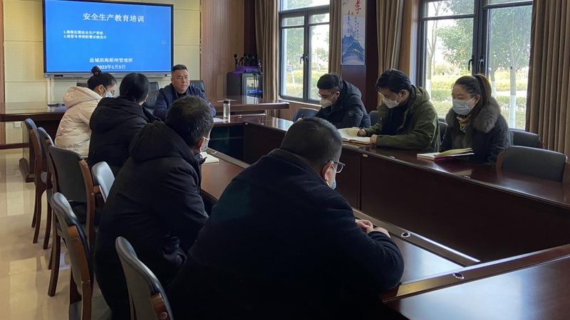 在了解自身需求的基础上，还需要关注专业的前景。可以从以下几个方面进行考察：